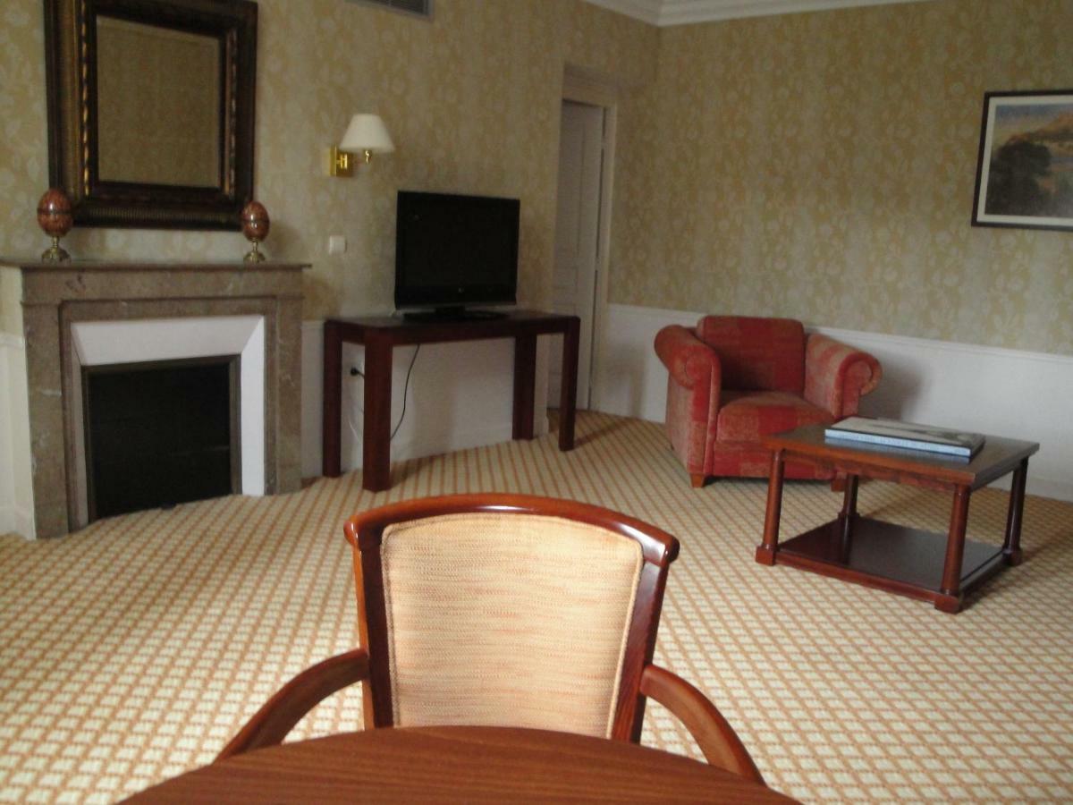 Le Domaine Des Roches, Hotel & Spa Briare Εξωτερικό φωτογραφία